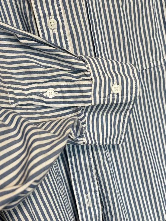 Old Navy Cropped Button Up Shirt Size XXL Blue and White Stripped - Picture 4 of 5